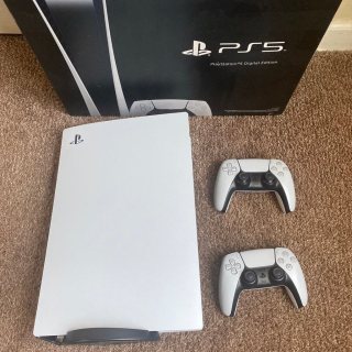 PlayStation 5 Digital Edition White 825GB 2