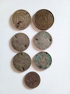 قطع  قديمة للفرنك المغربي عمرها 80 سنة (1366المملكة الشريفة)  1