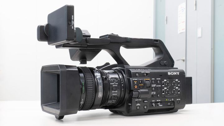 محتويات علبة كاميرا سوني PXW-Z300