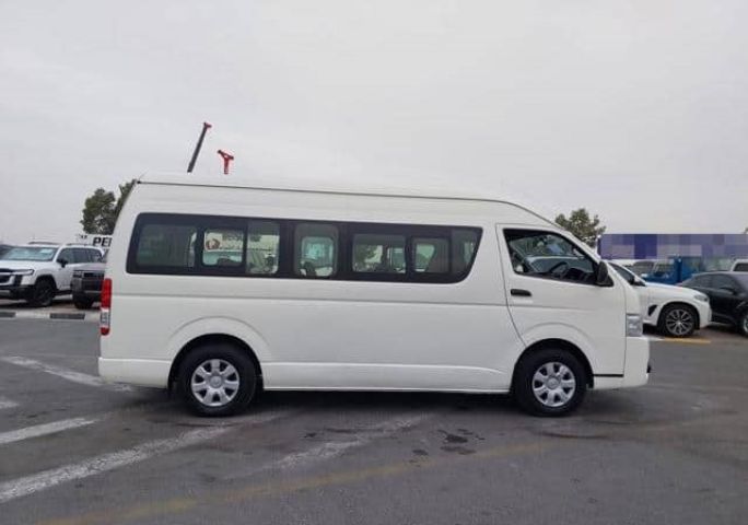 2016 Toyota Hiace Commuter 16 seaters 3