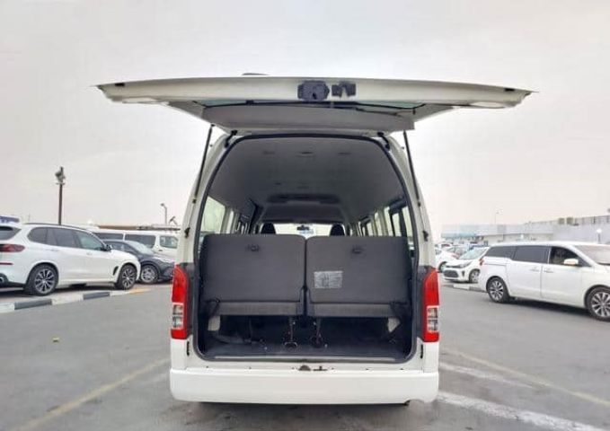 2016 Toyota Hiace Commuter 16 seaters 5